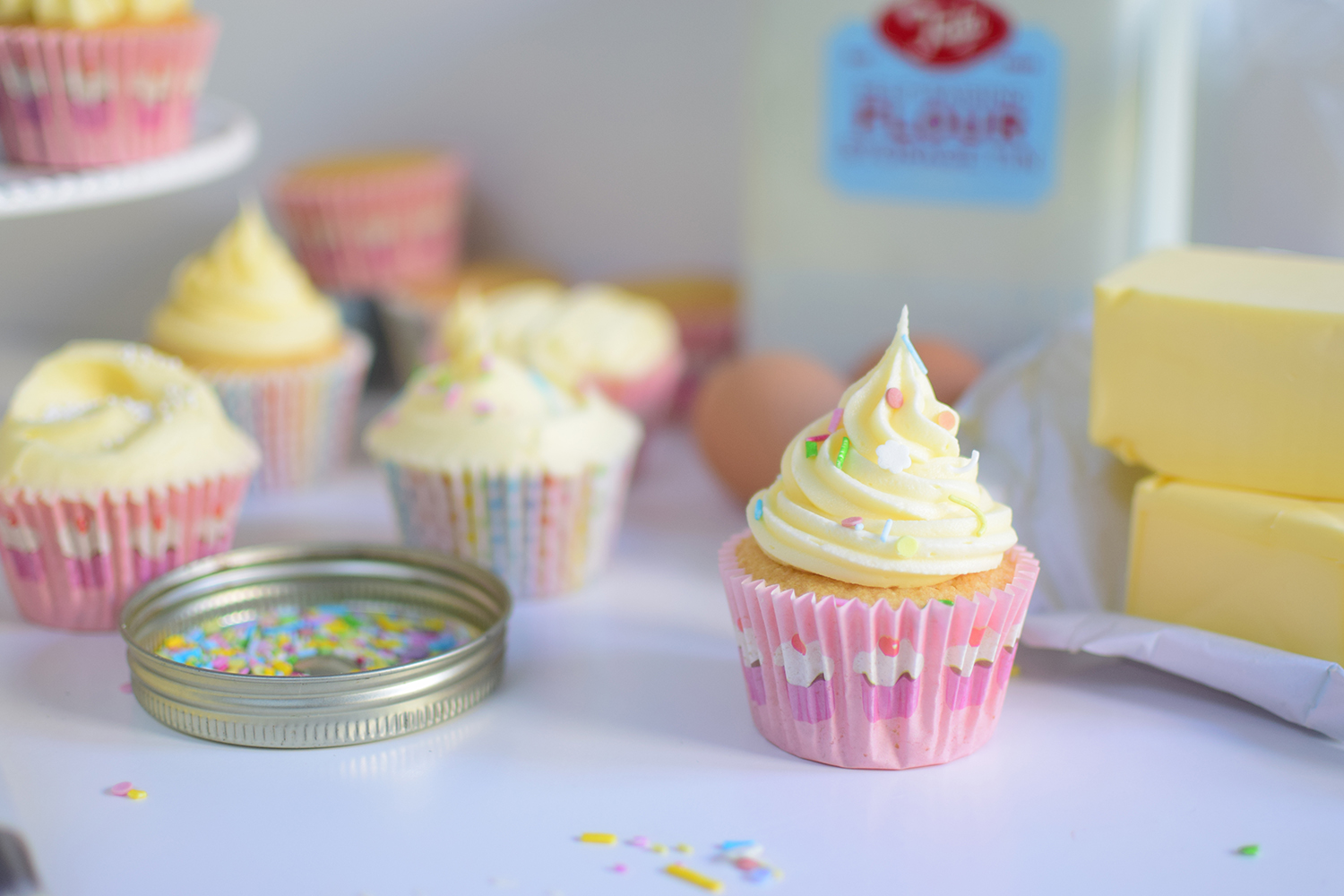 Funfetti Vanilla Cupcakes | FREE