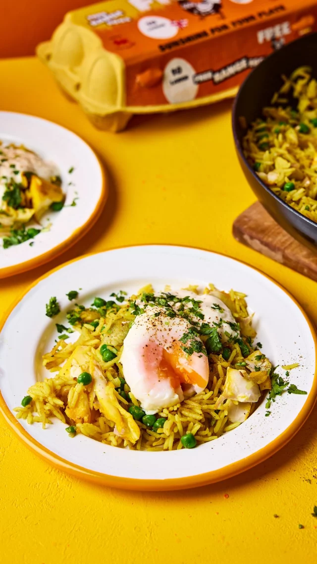 It’s Fish Friday!

Make it one to remember with this speedy kedgeree. Smoky haddock, fluffy rice, sweet peas and perfectly poached FREE eggs come together for a nutritious meal that’s packed with flavour and ready in minutes.

Whether it’s a fuss free family dinner, a leisurely weekend brunch or a satisfying lunch, this yummy classic proves that delicious doesn’t have to be complicated.

Exactly the kind of family friendly cooking we love at FREE.

Prep Time: 5 minutes Cook Time: 10 minutes
Serves: 4 people

Ingredients:

1 tbsp oil, for frying
2 large shallots or 1 small onion
1 large clove garlic, crushed
1 tbsp mild curry powder
150g frozen peas
2 packs microwave pilau rice
1/2 tbsp runny honey, optional
Sea salt & cracked black pepper

For Poaching:

500ml milk
4 large FREE eggs
280g smoked haddock

To Serve:

Fresh parsley or coriander
Greek yoghurt

Cook’s Notes:

The hardest part of this recipe is picking the perfect pan for poaching. The trick is finding one that provides enough space for all four eggs but one not too big that the milk is too shallow. The priority is that the eggs are submerged when poaching.

Follow along to cook at home! 💛