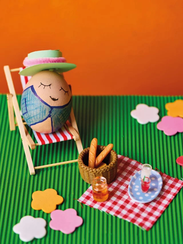 Looking for a fun school holiday activity?

Turn a simple boiled FREE egg into the star of its very own beach day! With a few paints, some craft bits and a big imagination, little ones can create a seaside scene complete with a deckchair, picnic and sunshine.

It’s a fun way to get creative together, keep little hands busy and enjoy a delicious, protein packed snack once playtime is over.

We’d love to see your egg-cellent beach creations! Share them with us by tagging @freeggsco and inspire other families this summer.